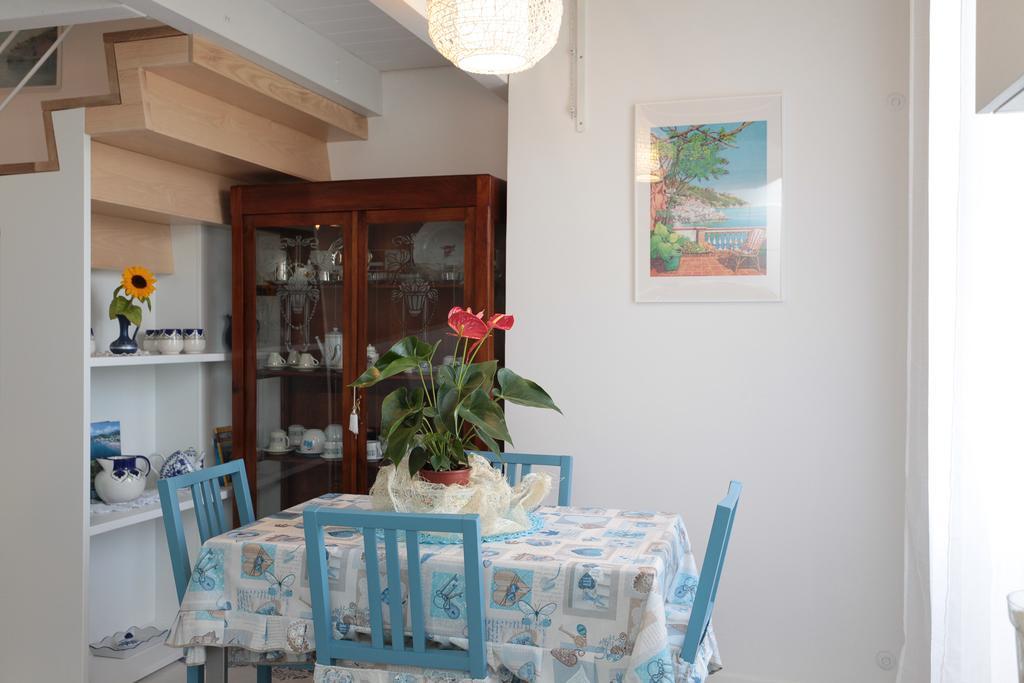 Desy'S House Villa Minori Exterior foto